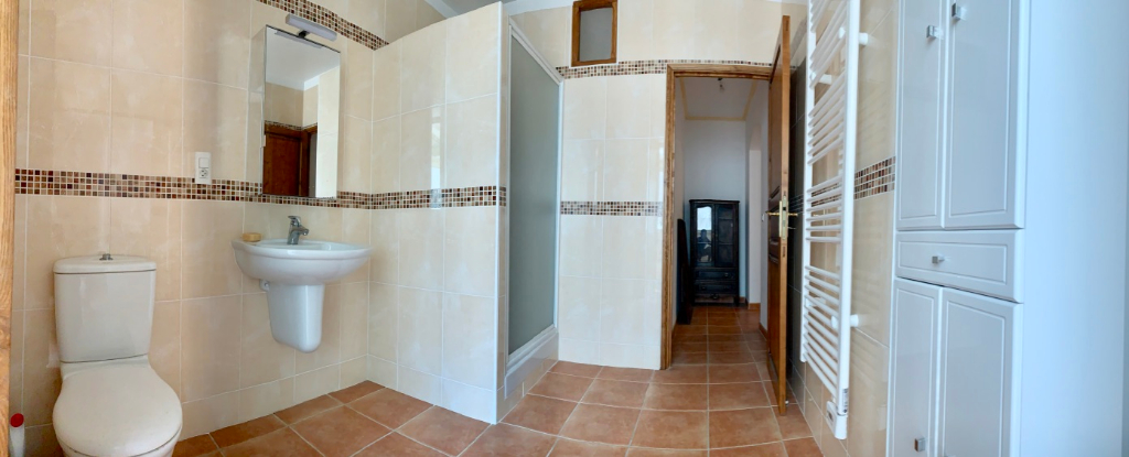 Bastia hyper-centre Location Appartement de caractère Climatisé 3 pièces - 99 m2 - 2 salles-de-bains 2 wc - Cuisine équipée - Ascenseur Bastia hyper-centre Location Appartement de caractère Climatisé 3 pièces - 99 m2 - 2 salles-de-bains 2 wc - Cuisine équipée - Ascenseur