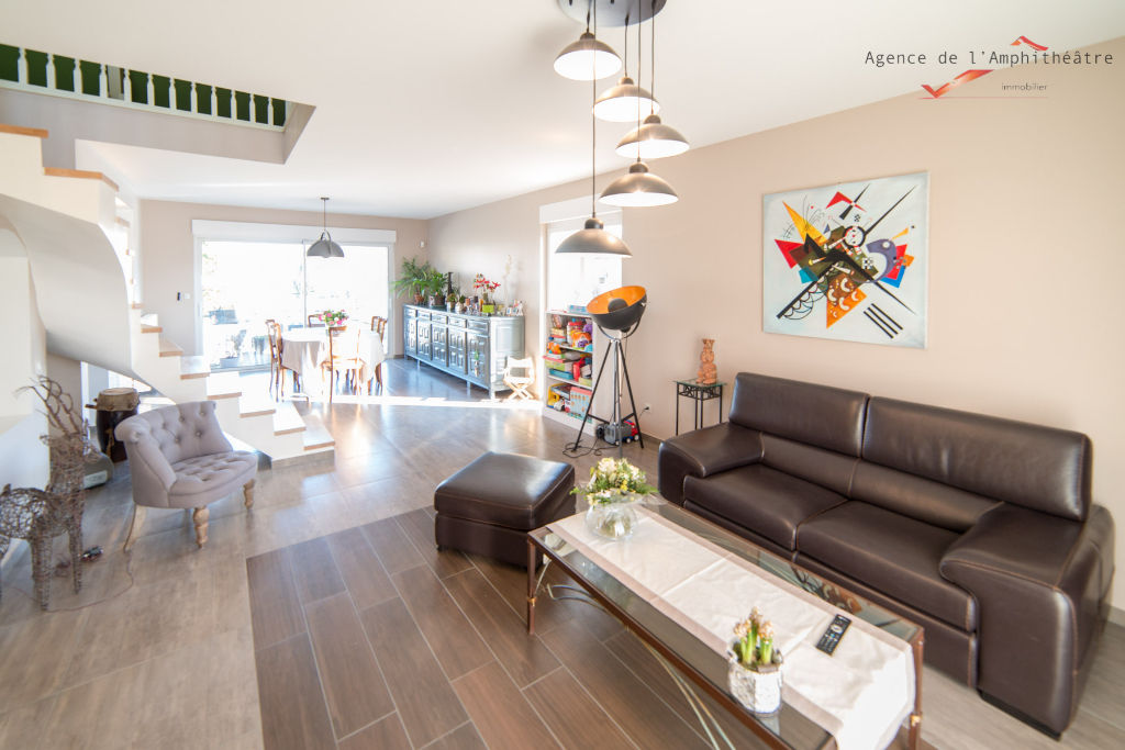 Spacieuse maison 9 pièces 260 m² sous-sol complet sur 12 ares à vendre à METZ Sud Spacieuse maison 9 pièces 260 m² sous-sol complet sur 12 ares à vendre à METZ Sud