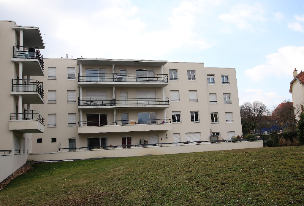 Appartement 2 pièces 49 m² en dernier étage terrasse et box à vendre à METZ Sablon Appartement 2 pièces 49 m² en dernier étage terrasse et box à vendre à METZ Sablon