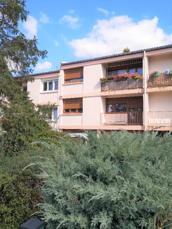 Appartement 4 pièces avec 2 loggias, garage, un jardinet à louer à METZ MAGNY Appartement 4 pièces avec 2 loggias, garage, un jardinet à louer à METZ MAGNY