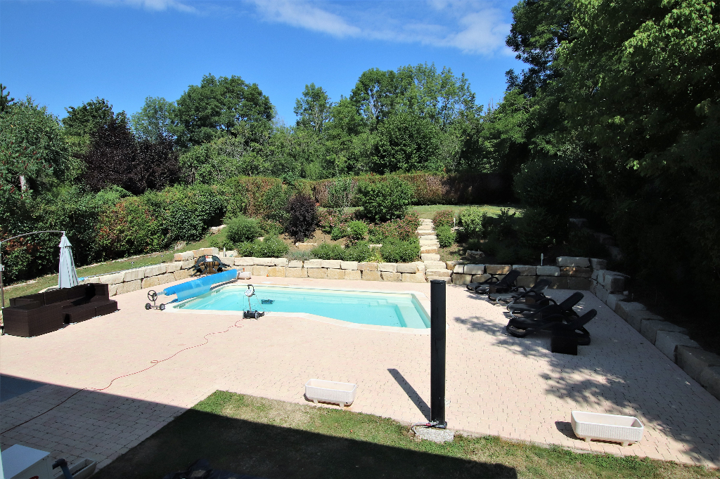 Maison 8 pièces 275 m² 6 chambres piscine garage sur 12 ares clos à vendre à METZ VALLIERES Maison 8 pièces 275 m² 6 chambres piscine garage sur 12 ares clos à vendre à METZ VALLIERES