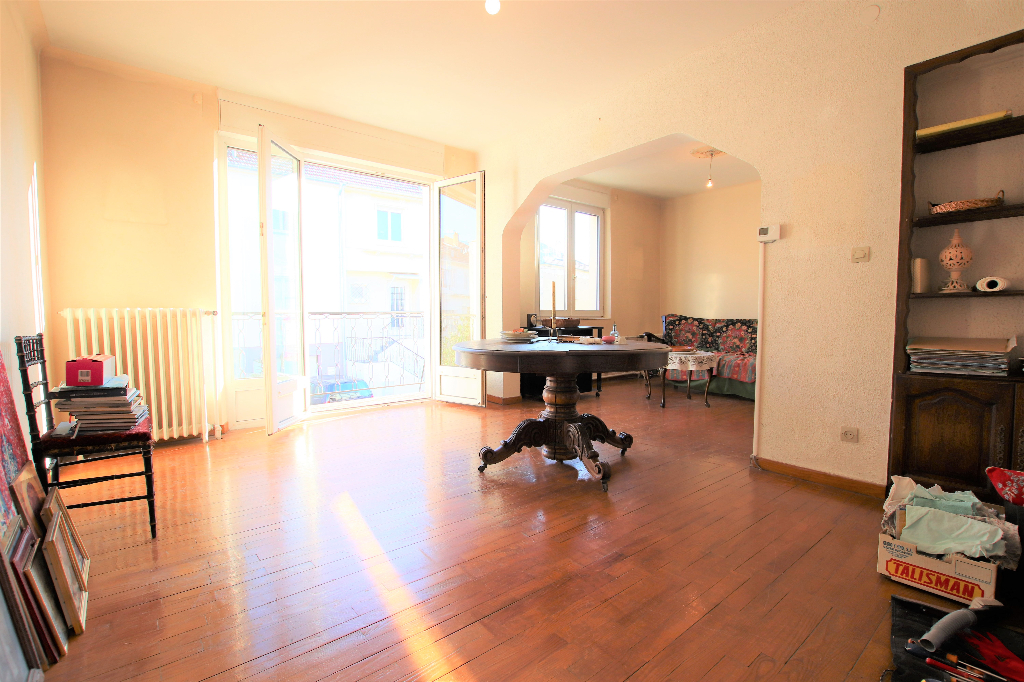 Maison 5 pièces 3 chambres avec garage terrasse et balcon à vendre à Montigny-Les-Metz Maison 5 pièces 3 chambres avec garage terrasse et balcon à vendre à Montigny-Les-Metz