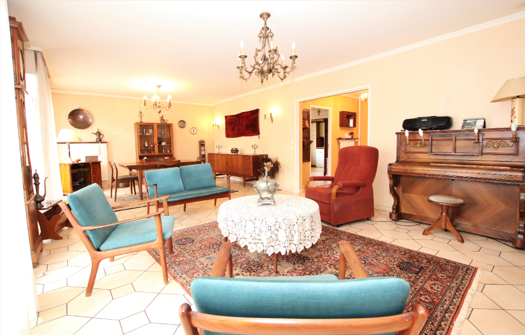 Appartement 5 pièces 133 m² 3 chambres loggia cave, 2 stationnements à vendre à METZ GARE Appartement 5 pièces 133 m² 3 chambres loggia cave, 2 stationnements à vendre à METZ GARE