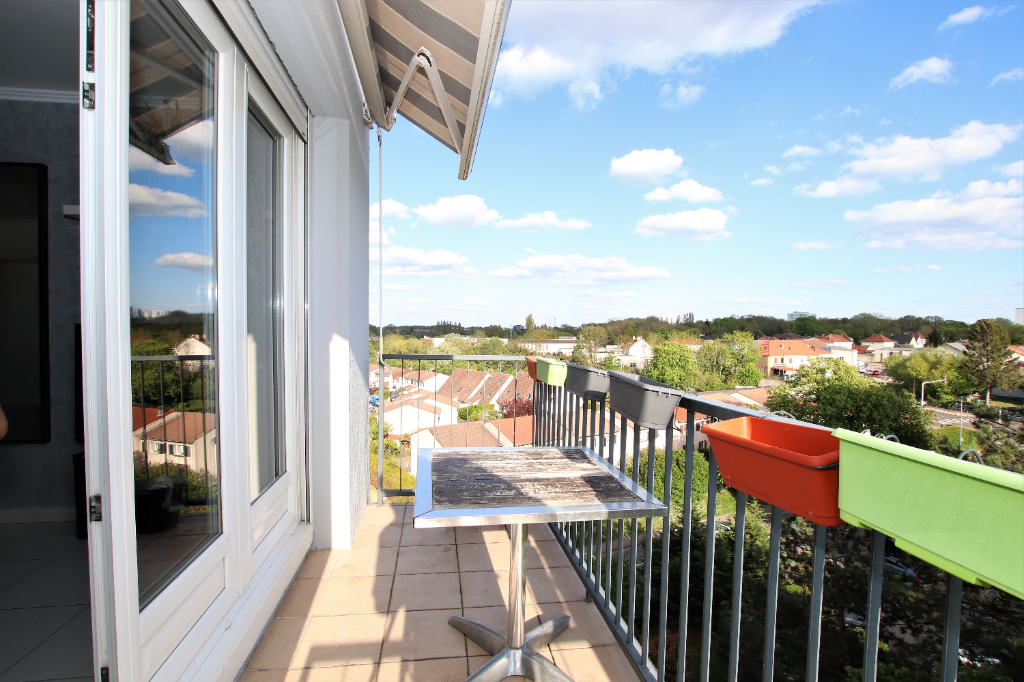 Appartement 3 pièces 62 m² en dernier étage balcon garage parking à vendre à METZ Vallières Appartement 3 pièces 62 m² en dernier étage balcon garage parking à vendre à METZ Vallières