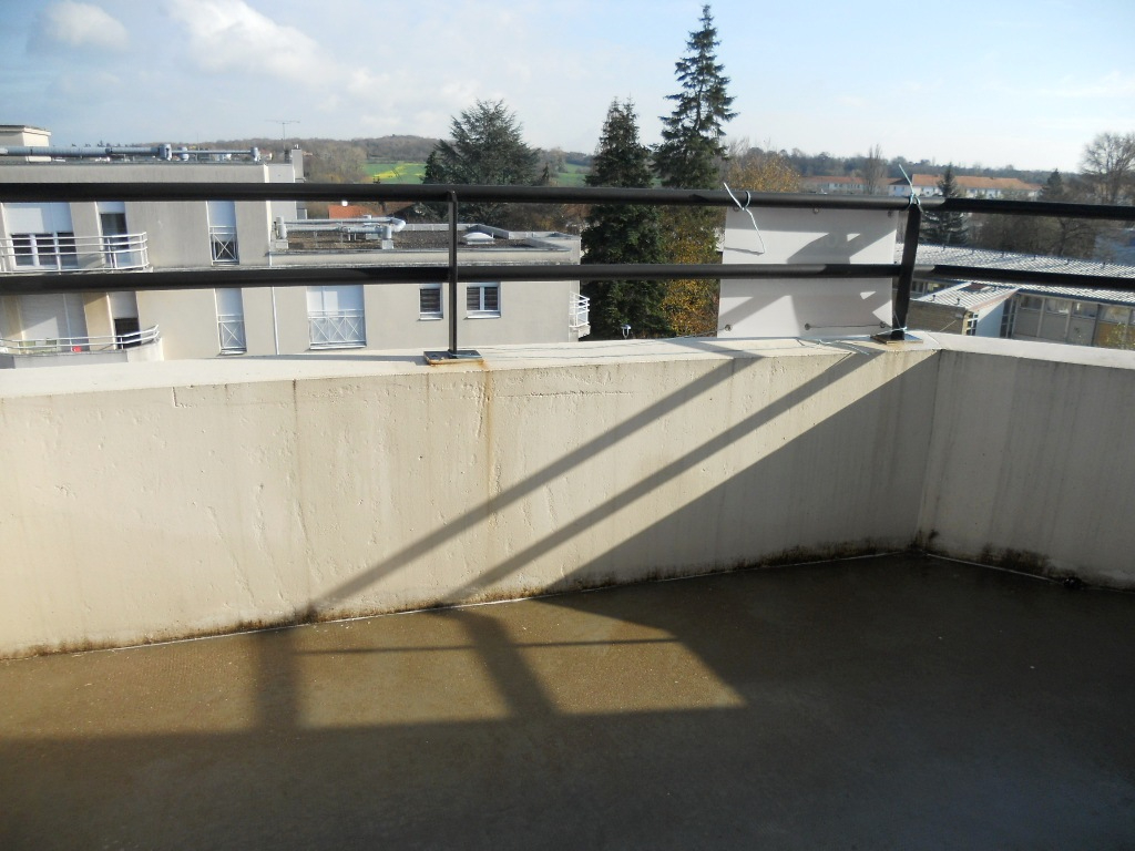En dernier étage, Appartement 2 pièces 48 m² avec terrasse et box à louer à METZ Sablon En dernier étage, Appartement 2 pièces 48 m² avec terrasse et box à louer à METZ Sablon
