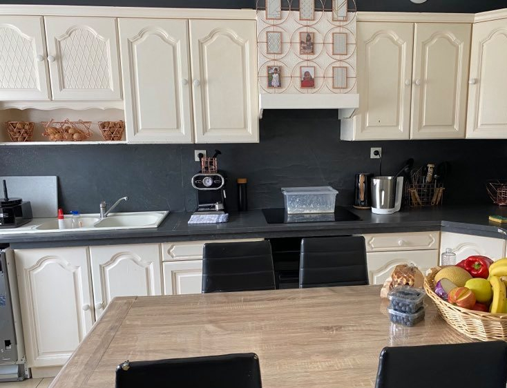 EXCLUSIVITE! Maison-immeuble sur 3 niveaux , idéal investisseur. EXCLUSIVITE! Maison-immeuble sur 3 niveaux , idéal investisseur.