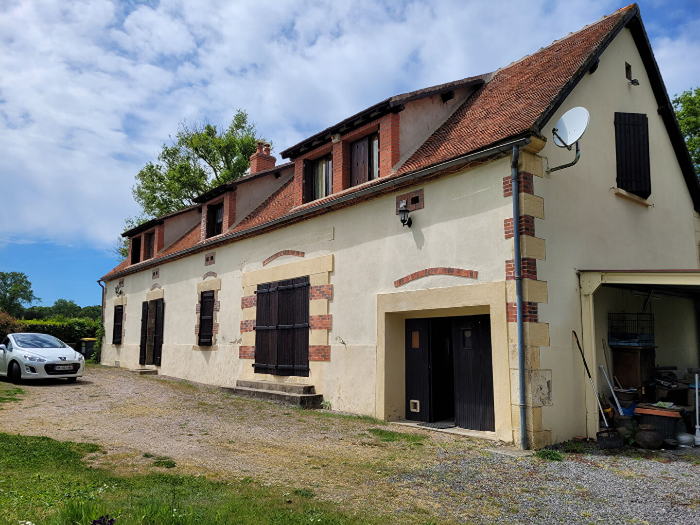 A VENDRE MAISON 207 M² ENTRE ST POURCAIN ET MONTMARAULT A VENDRE MAISON 207 M² ENTRE ST POURCAIN ET MONTMARAULT