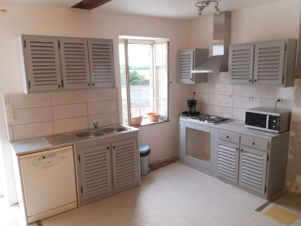 Maison F5 à 2 min. de VARENNES SUR ALLIER Maison F5 à 2 min. de VARENNES SUR ALLIER
