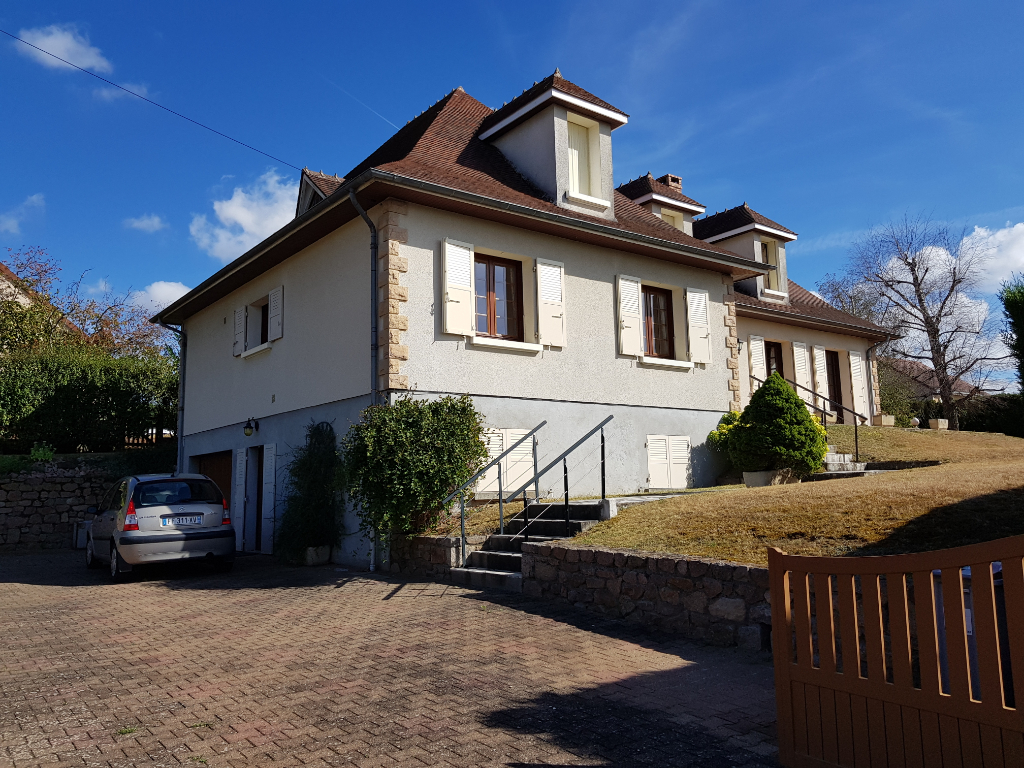 Maison Neris Les Bains 5 pièce(s) 222 m2 Maison Neris Les Bains 5 pièce(s) 222 m2