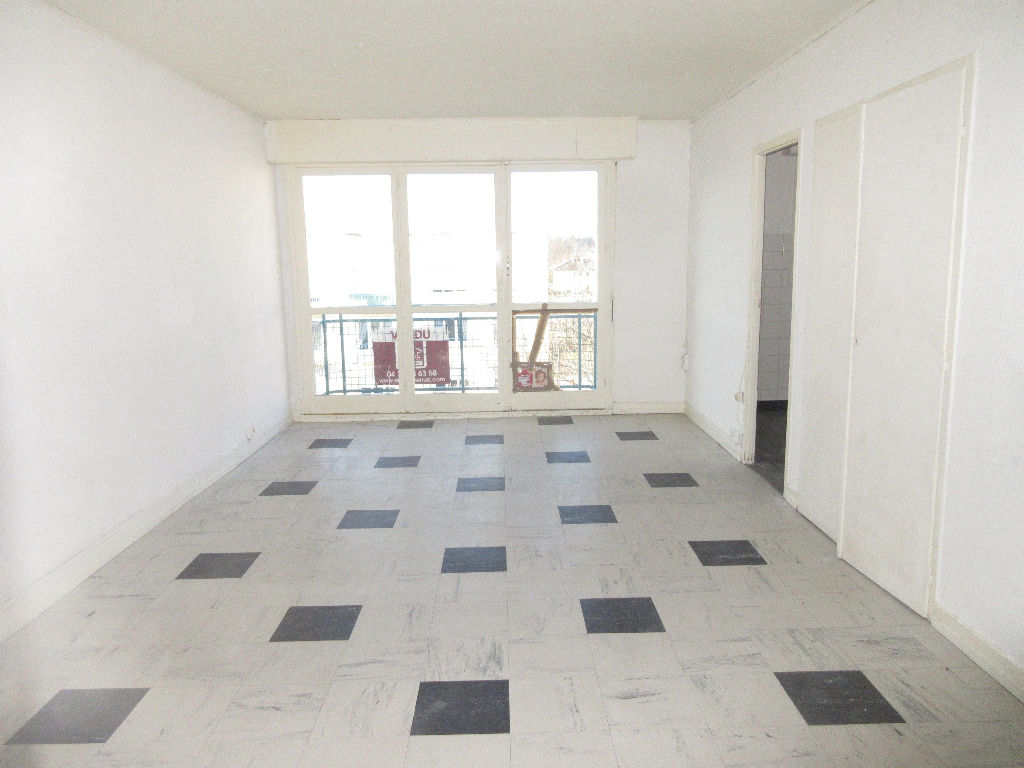 Appartement 4 pièce(s) - MONTLUCON Appartement 4 pièce(s) - MONTLUCON