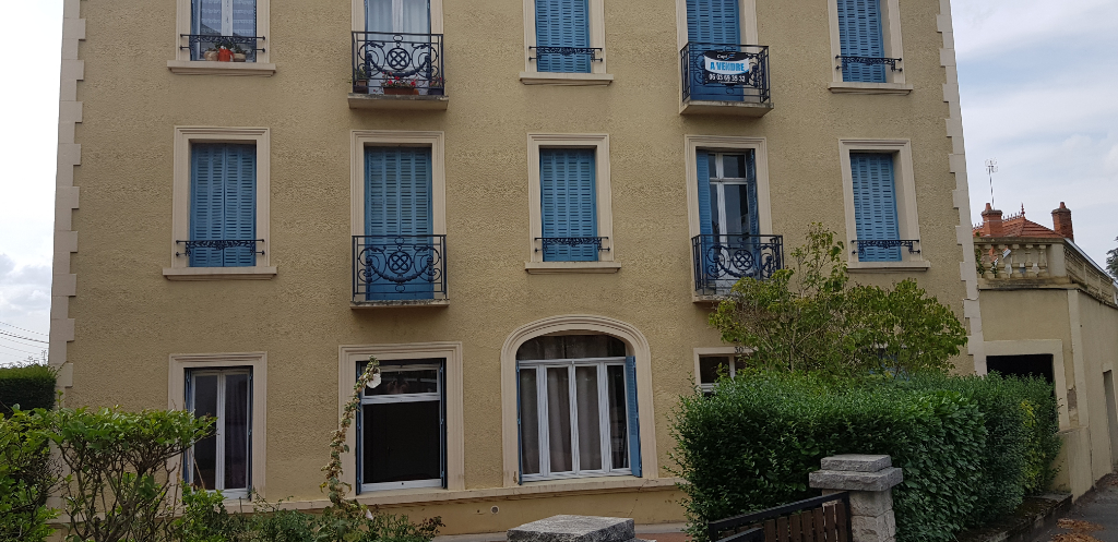Appartement Neris Les Bains 4 pièce(s) Appartement Neris Les Bains 4 pièce(s)