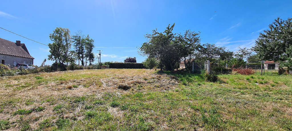 Proche Varennes terrain plat 1141m² Proche Varennes terrain plat 1141m²
