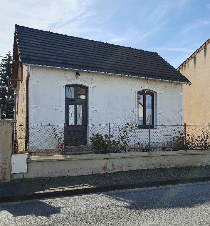 adorable maison dans le centre de Commentry adorable maison dans le centre de Commentry
