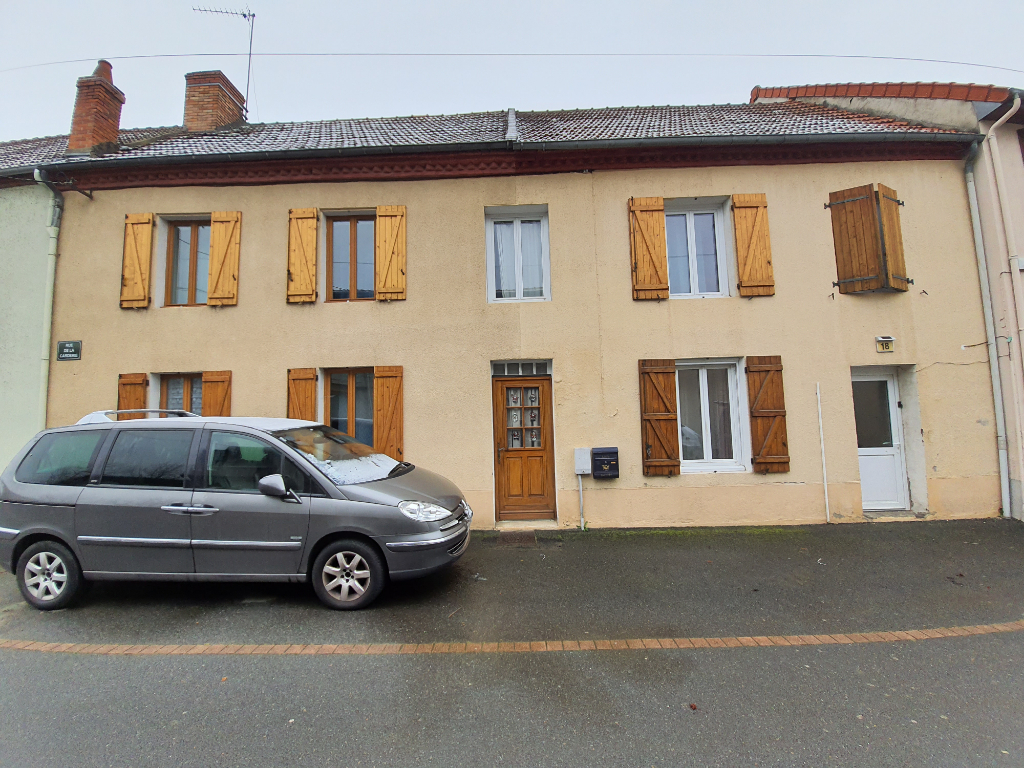 Maison Commentry 9 pièce(s) 245 m2 Maison Commentry 9 pièce(s) 245 m2