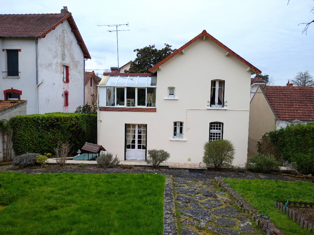 Maison Montlucon 5 pièce(s) 121.91 m2 Maison Montlucon 5 pièce(s) 121.91 m2