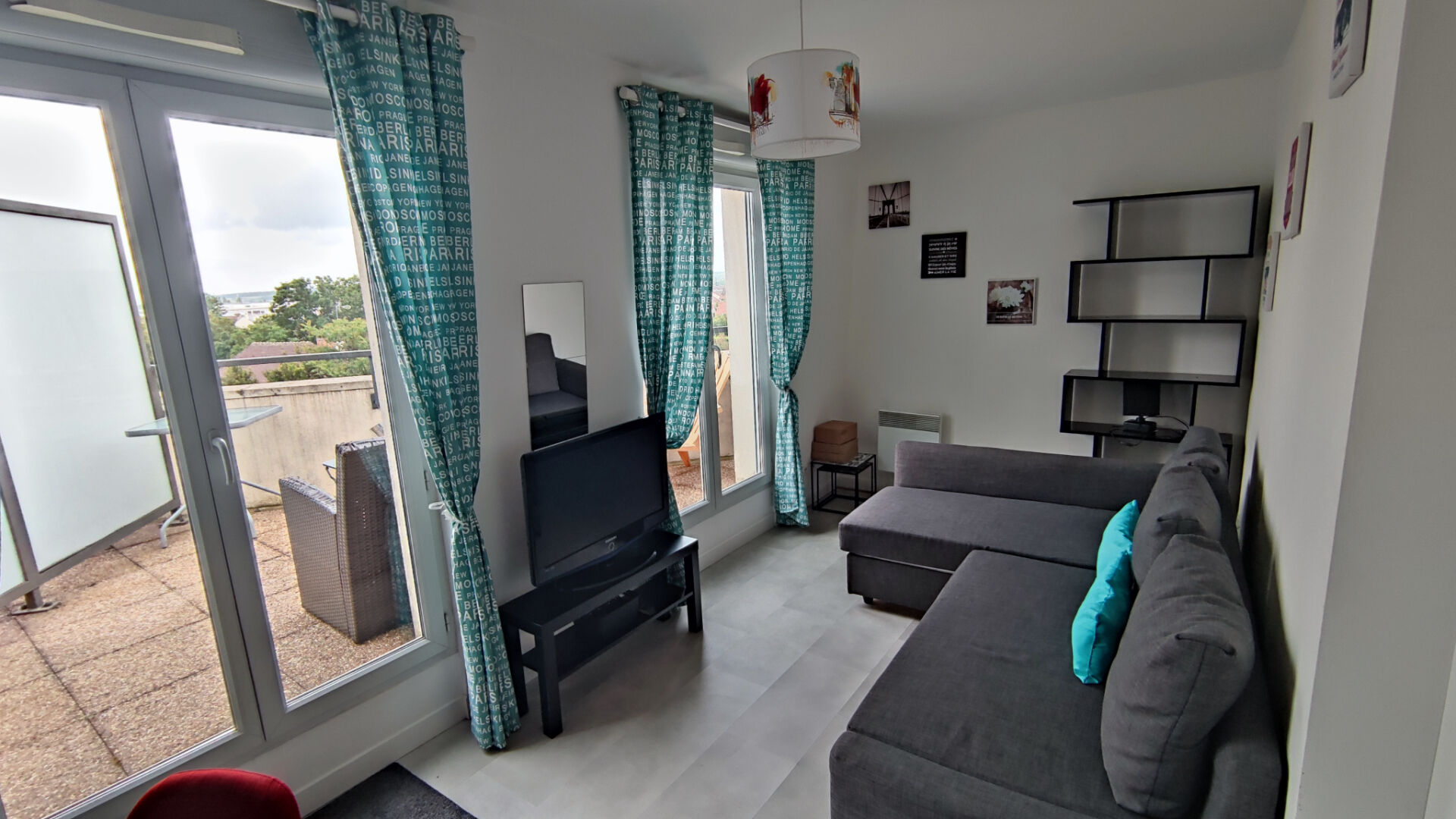 Beau studio meublé proche de la gare Beau studio meublé proche de la gare