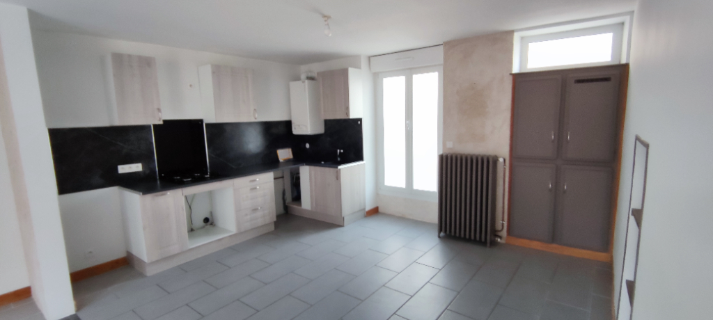 Bel appartement 3 pièces en rez de chaussée Bel appartement 3 pièces en rez de chaussée